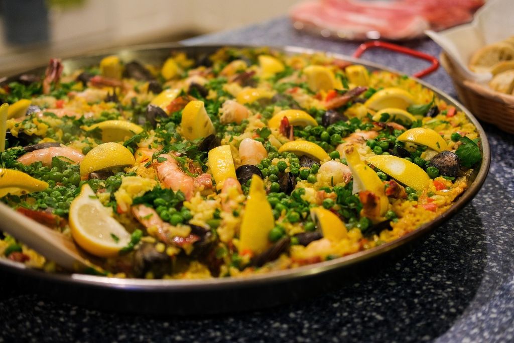 Cuisine Poêle à Paella : L'Ingrédient Clé pour Maîtriser l'Art de la Paella Parfaite