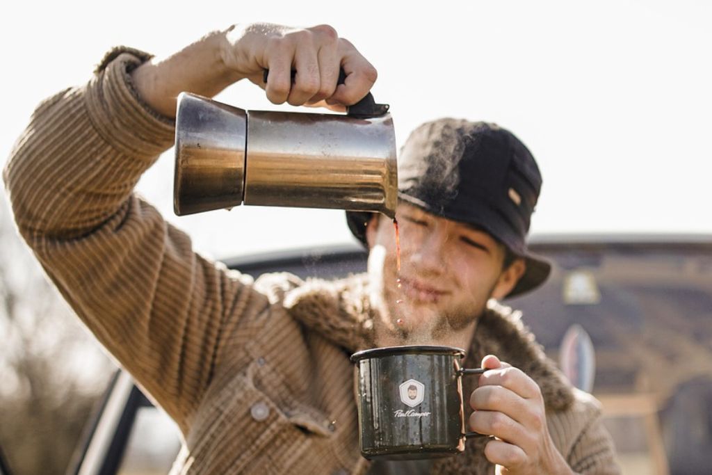 Cuisine Réveillez Vos Matins : Choisissez la Cafetière Italienne Parfaite pour un Espresso Authentique