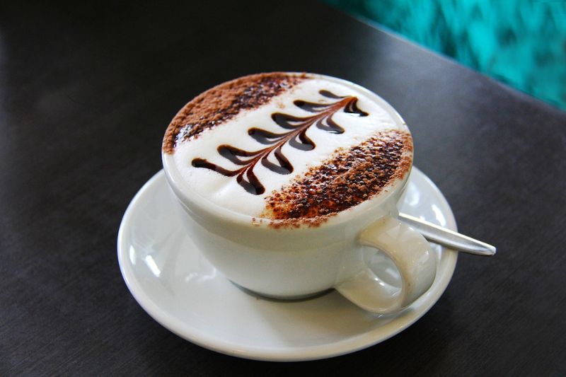 Cuisine Transformez Votre Café Matinal : Le Mousseur à Lait pour des Cappuccinos Parfaits