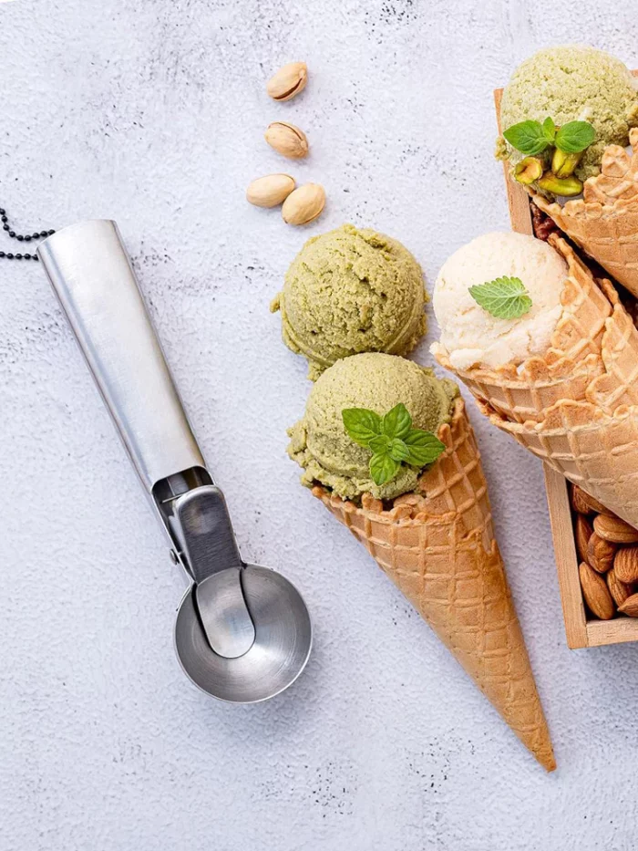 Cuillère à glace avec gâchette en acier inoxydable