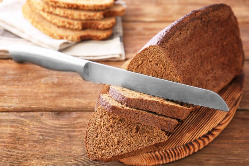Cuisine Couteau à Pain : L’Outil Indispensable pour des Tranches Parfaites, Fines ou Épaisses
