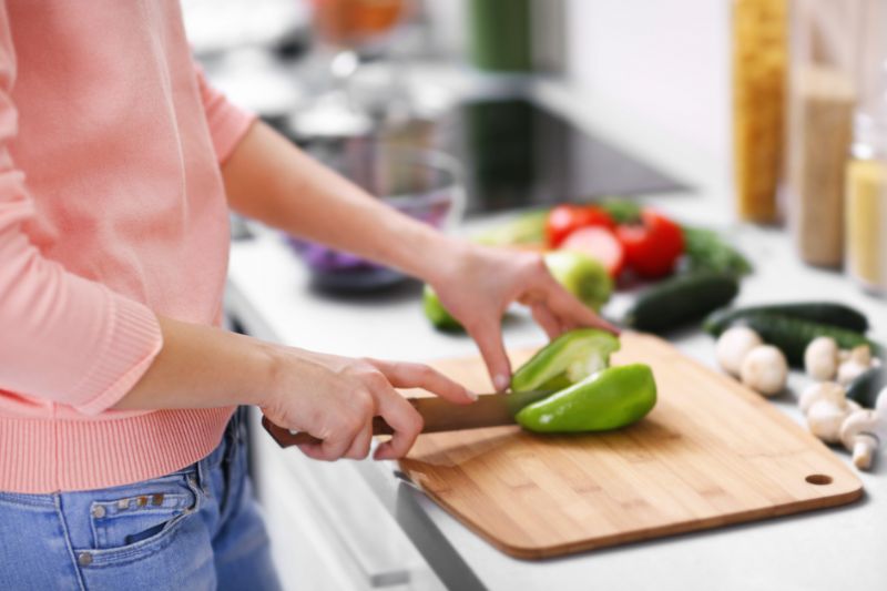 Cuisine Couteau de Cuisine : L’Arme Secrète Pour Des Découpes Précises et Faciles en Cuisine !