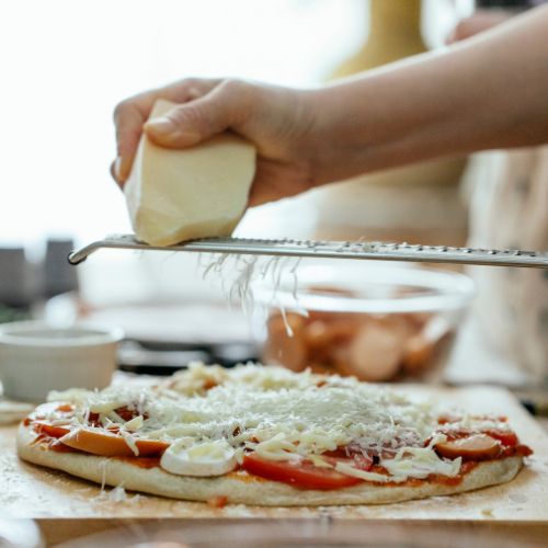 Râpe à Fromage : L’Outil Indispensable pour des Plats Savoureux au Quotidien