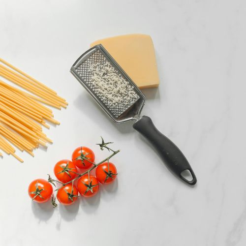 Cuisine Râpe à Fromage : L’Outil Indispensable pour des Plats Savoureux au Quotidien