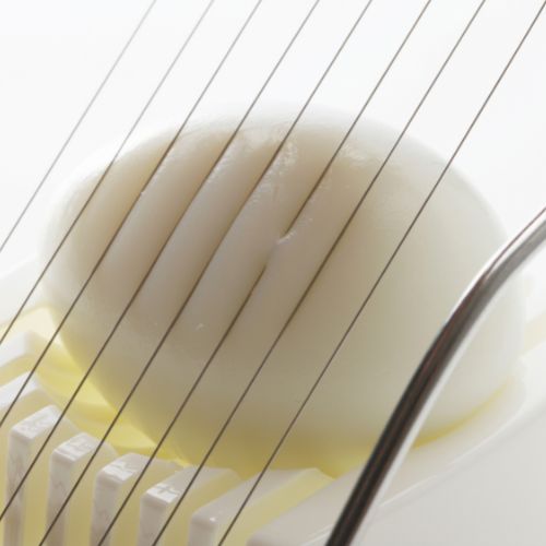 Cuisine Coupe œuf : l’ustensile malin qui transforme vos recettes en un clin d’œil
