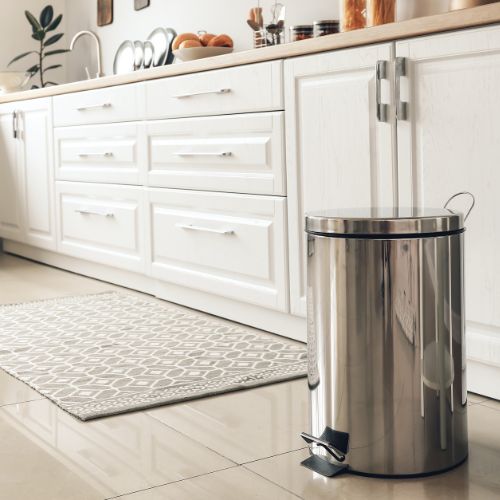 Poubelle de cuisine : L’élément design et pratique qui change tout dans votre quotidien !